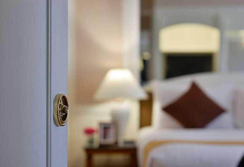 Quarto Familiar Comunicado, Centre Point Plus Hotel Pratunam