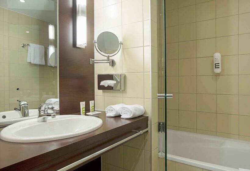 جناح جونيور, Mercure Graz City