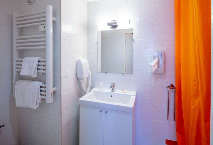 Номер Стандарт, Noemys Toulon La Valette   Hotel Restaurant Avec Piscine