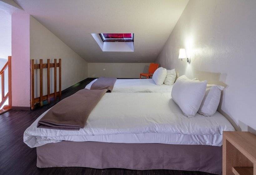 ファミリールーム, Noemys Toulon La Valette   Hotel Restaurant Avec Piscine