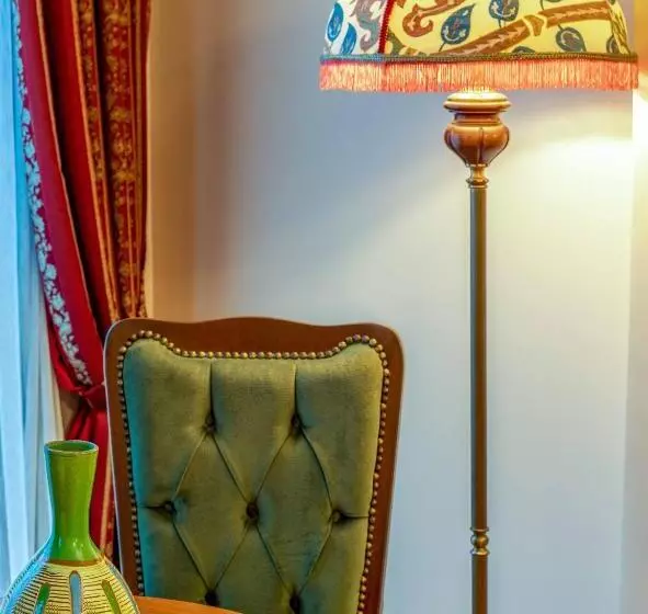 デラックストリプルルーム, Sultanhan Special Category