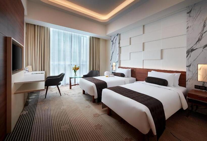 اتاق پرمیوم, St Giles Boulevard