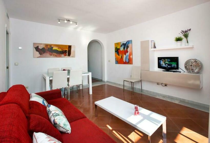 带2个卧室的公寓, Leo Rentals