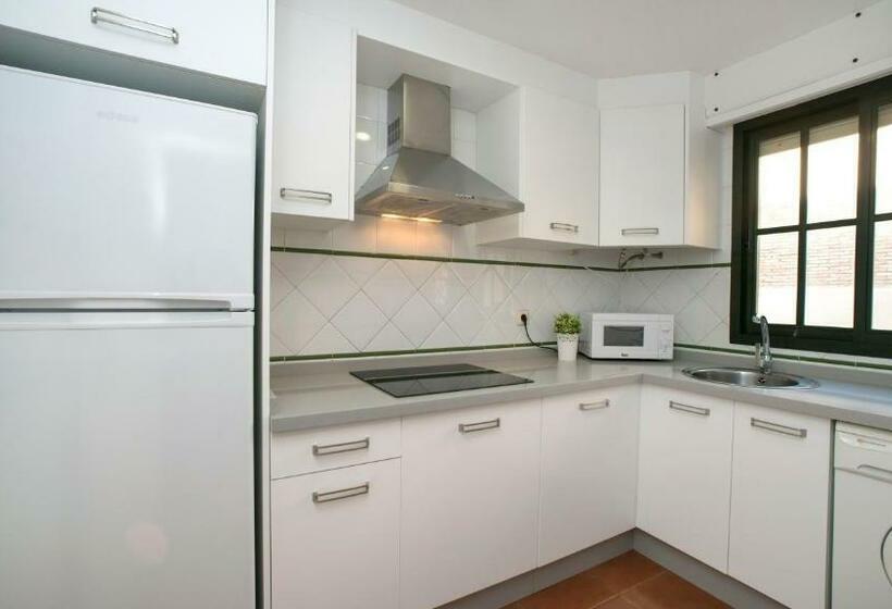 带2个卧室的公寓, Leo Rentals