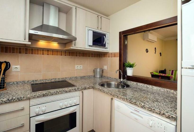 带2个卧室的公寓, Leo Rentals