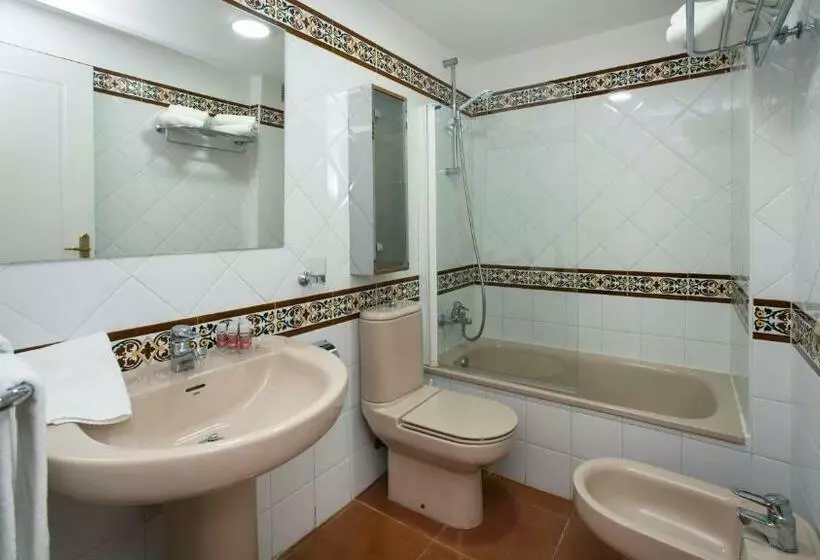 آپارتمان 3 خوابه, Leo Rentals