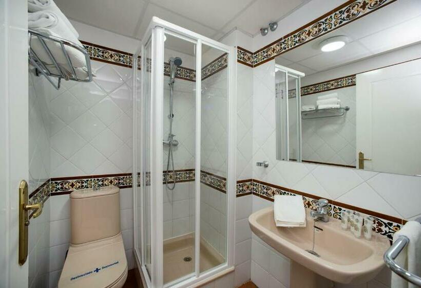 带3个卧室的公寓, Leo Rentals