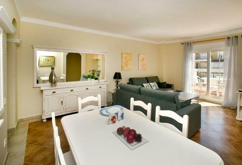 带3个卧室的公寓, Leo Rentals