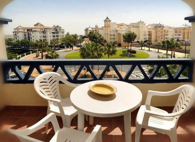 带2个卧室的公寓, Leo Rentals