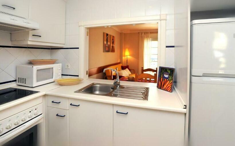 带2个卧室的公寓, Leo Rentals