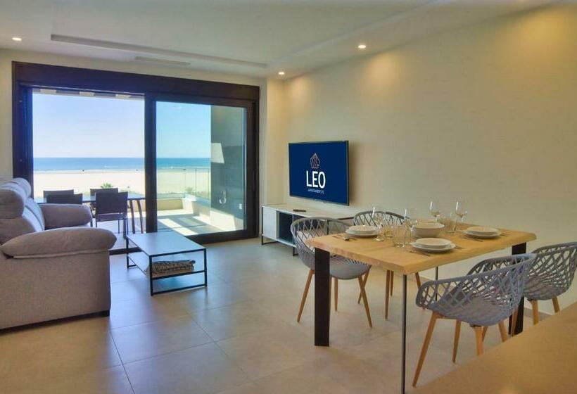 带2个卧室的公寓, Leo Rentals