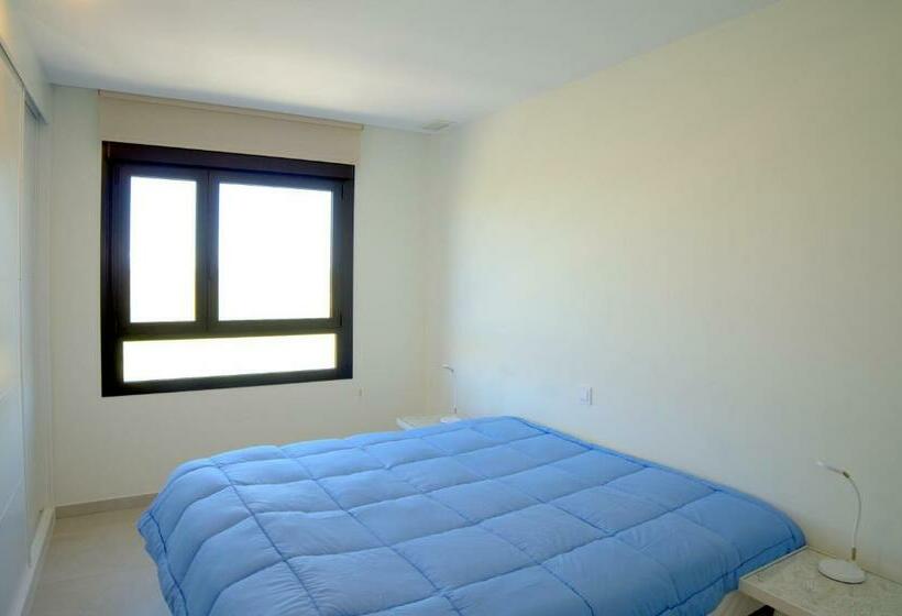 带2个卧室的公寓, Leo Rentals