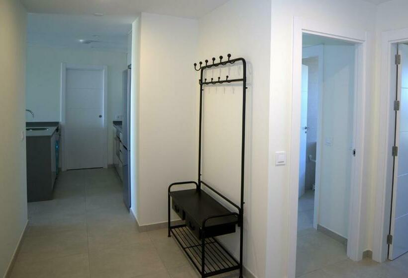 带2个卧室的公寓, Leo Rentals