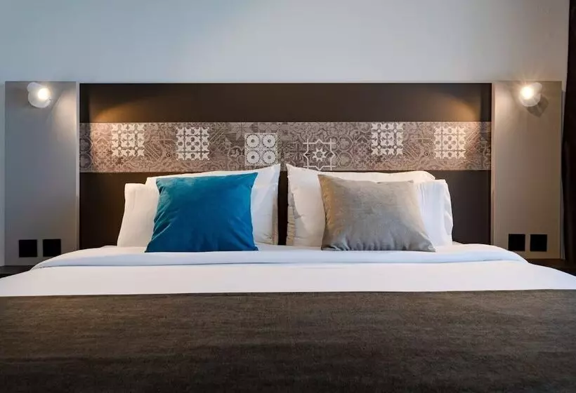اتاق اساندارد با چشم‌انداز جانبی به دریا, Bayview Hotel By St Hotels