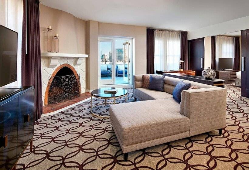 Suite mit Ausblick, Adagio, Autograph Collection