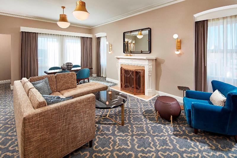Suite mit Ausblick, Adagio, Autograph Collection