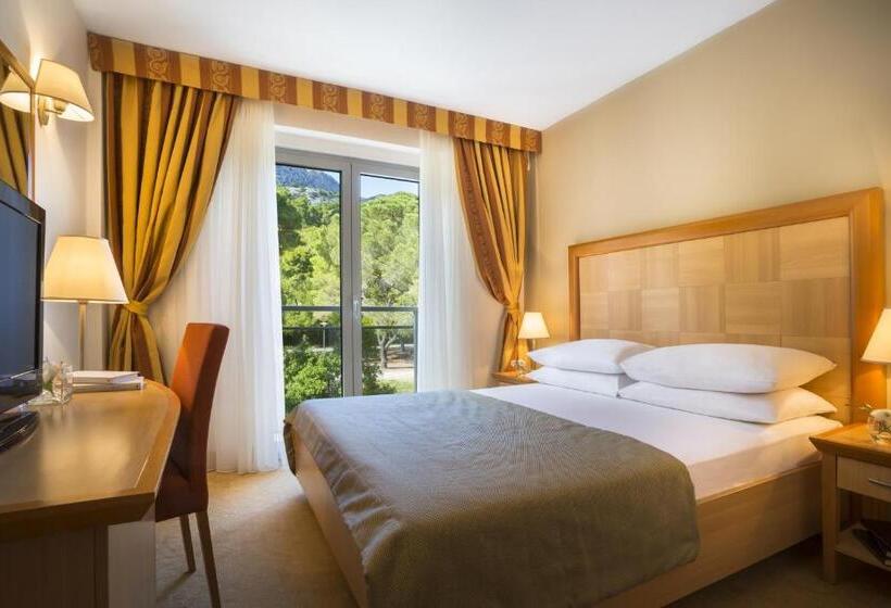 Номер Стандарт, Aminess Grand Azur