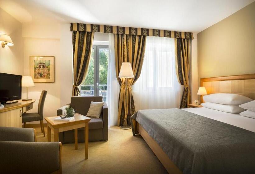 コンフォートルーム, Aminess Grand Azur