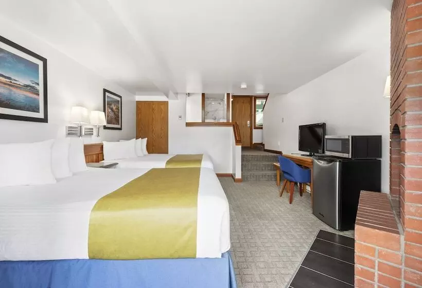 Standard Room 2 Double Beds