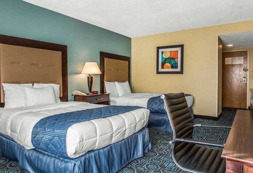 2ダブルベッドのスタンダードルーム, Clarion Inn New London  Mystic