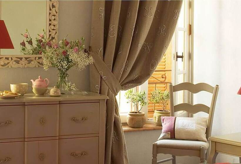 スーペリアールーム, Hostellerie Du Cigalou   Teritoria