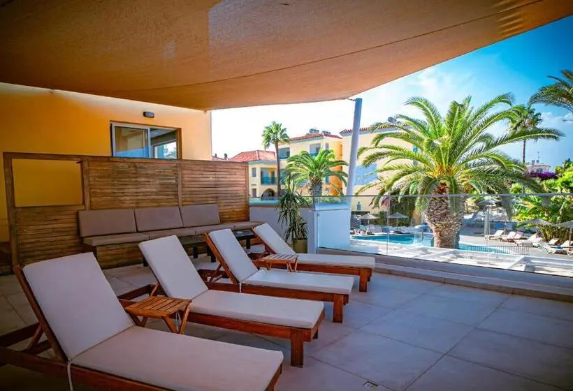 デラックススイート, Malama Beach Holiday Village