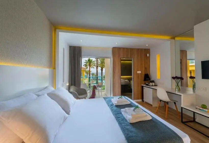 サイドオーシャンビュースタンダードルーム, Malama Beach Holiday Village