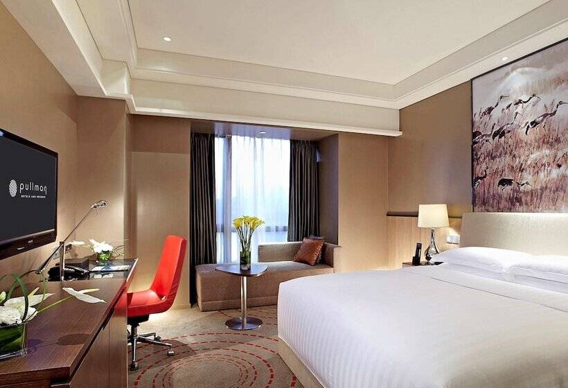 اتاق لوکس با چشمانداز دریاچه, Pullman Xiamen Powerlong