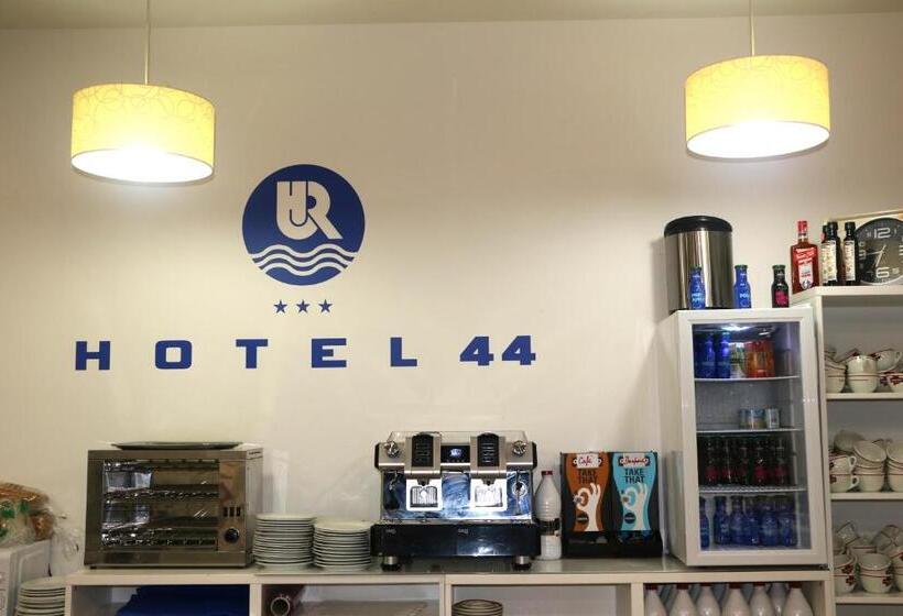 חדר סטנדרט, 44