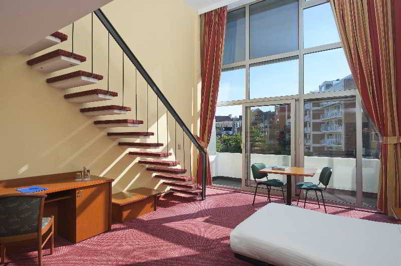اتاق استاندارد سه نفره, Brussels