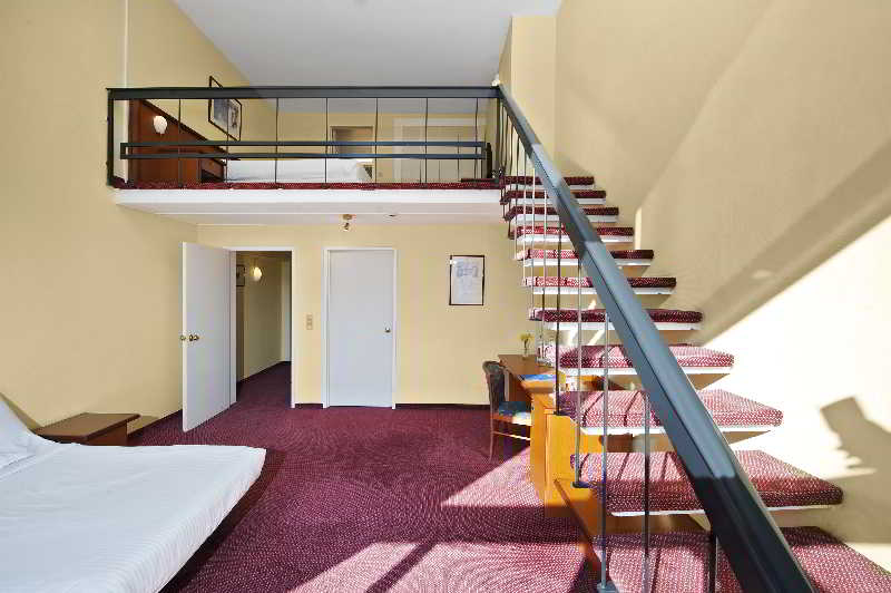 اتاق استاندارد سه نفره, Brussels