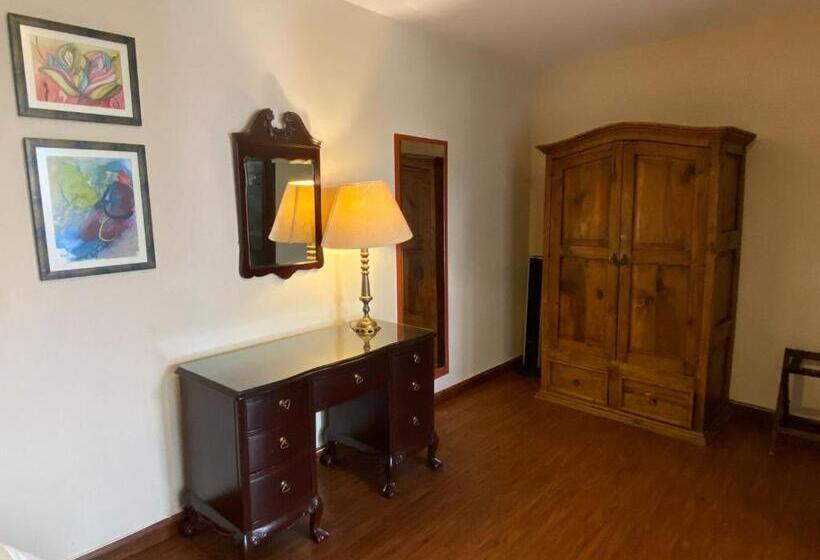 标准间, Capital O La Huerta Golf &