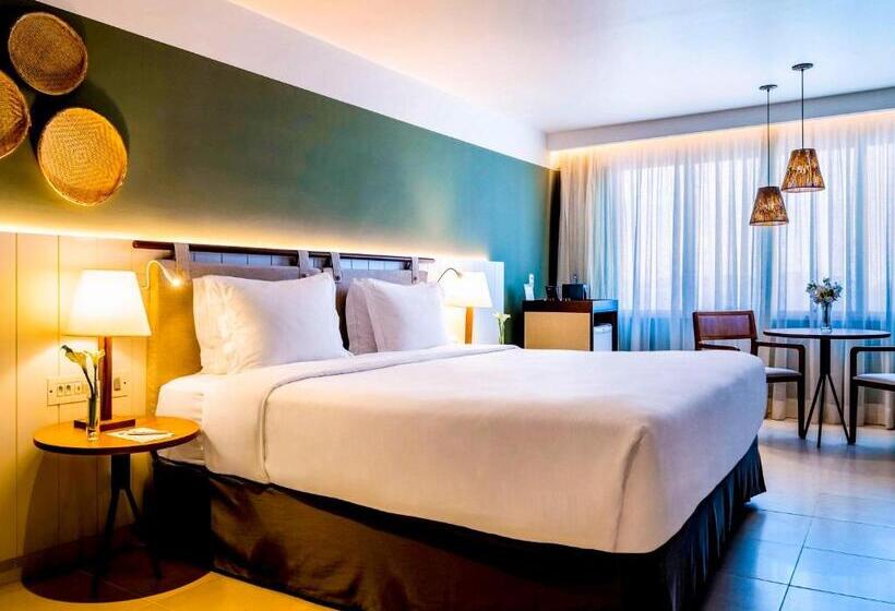 اتاق دلوکس با تخت کینگ و چشم‌انداز شهر, Grand Mercure Rio De Janeiro Copacabana