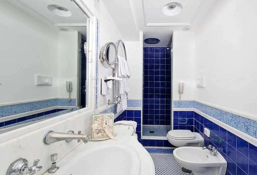 חדר דלוקס נוף לים, Luxury Villa Excelsior Parco