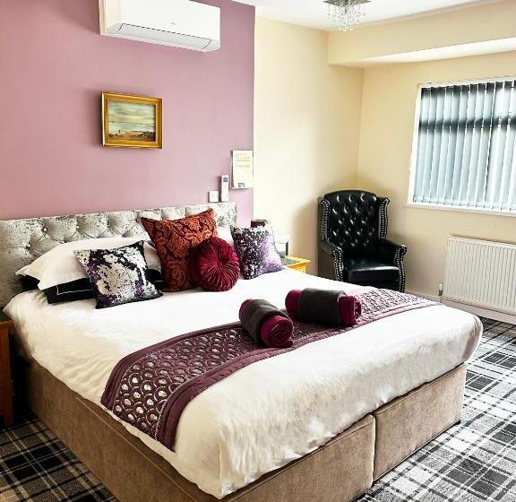 デラックスルーム, The Quies