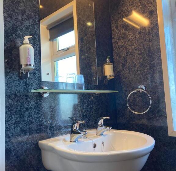 キングサイズベッドのスーペリアルーム, The Quies