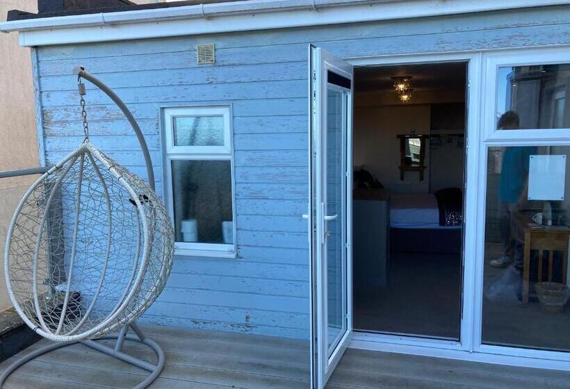 キングサイズベッドのスーペリアルーム, The Quies