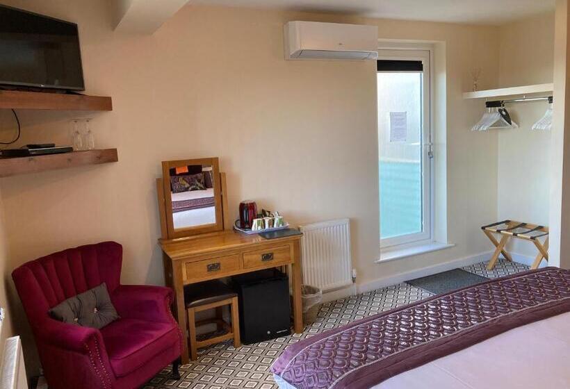 オーシャンビューデラックススイート, The Quies