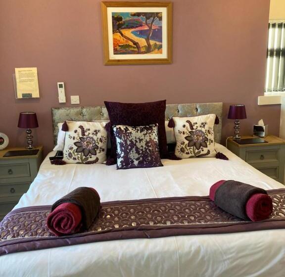 キングサイズベッドのスーペリアルーム, The Quies