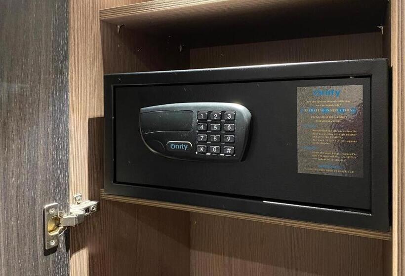 اتاق استاندارد چهار تخته, Xo Hotel Inner