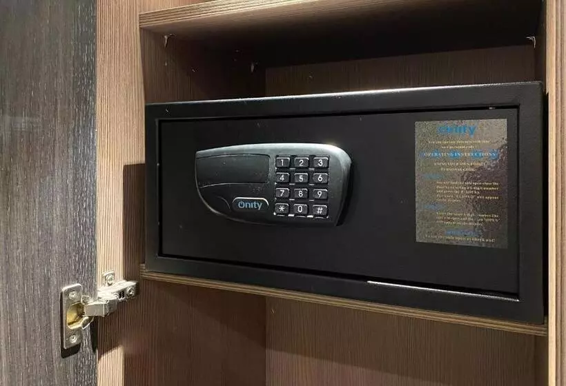 اتاق استاندارد چهار تخته, Xo Hotel Inner