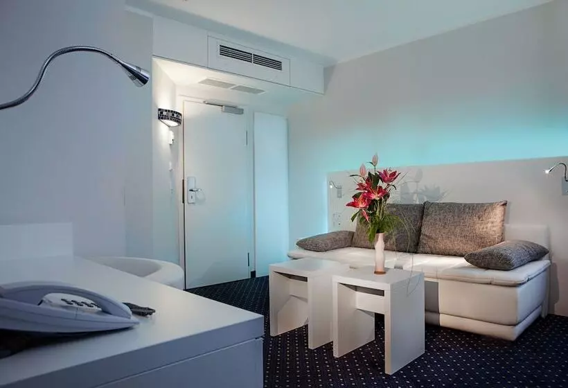 اتاق استاندارد سه نفره, Grand Hotel Downtown