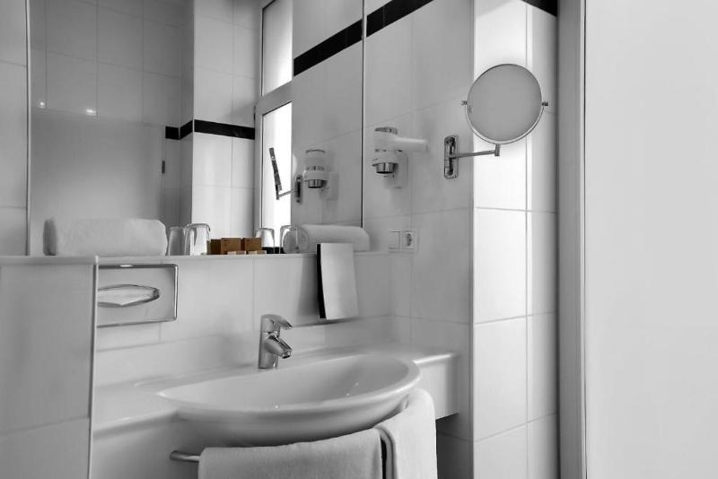 스탠다드 트리플 룸, Grand Hotel Downtown