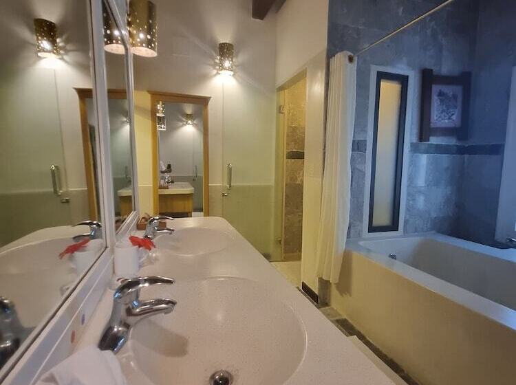 اتاق خانوادگی, Hoi An Ancient House Resort & Spa