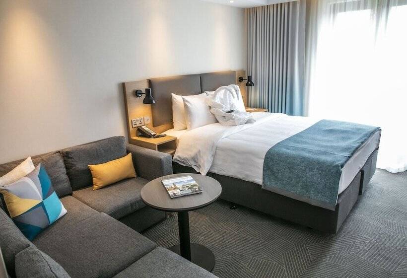 Номер Стандарт, Holiday Inn London Brentford Lock, An Ihg