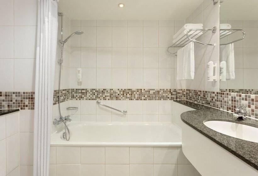 اتاق استاندارد با 2 تخت دوبل, Holiday Inn London Brentford Lock, An Ihg