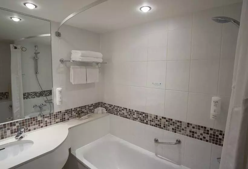 ２ダブルベッドのスタンダードルーム, Holiday Inn London Brentford Lock, An Ihg