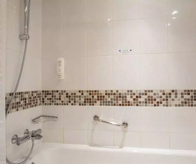 ２ダブルベッドのスタンダードルーム, Holiday Inn London Brentford Lock, An Ihg