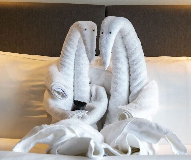 اتاق استاندارد با 2 تخت دوبل, Holiday Inn London Brentford Lock, An Ihg