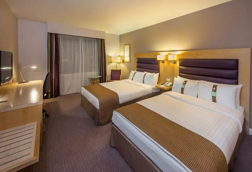 ２ダブルベッドのスタンダードルーム, Holiday Inn London Brentford Lock, An Ihg